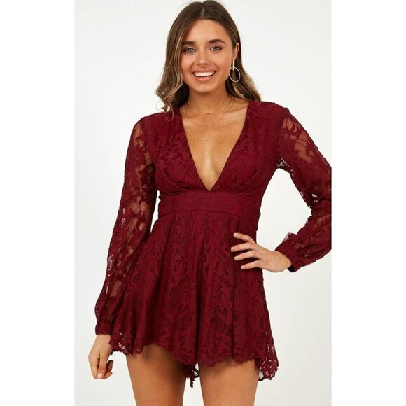 Showpo Australia Come Go With Me Playsuit In Wine Lace Romper One Piece NWT US 8 - Picture 1 of 5